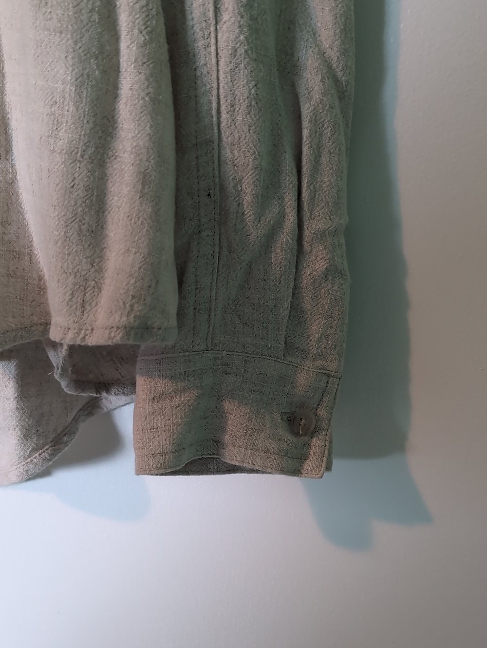 🍁Gentle Fawn Lightweight Beige Button-Up Shirt - Picture 3 of 5
